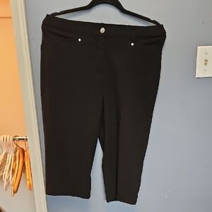 #174 TanJay Black Capris Sz 10 PETITE